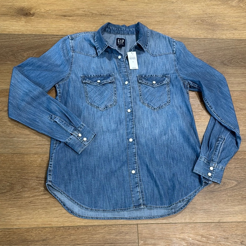 GAP Classic Indigo Pearl Snap Denim Shirt NWT Size Small